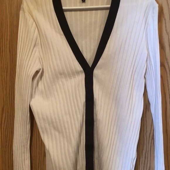 Jones NewYork Button up Sweater - Picture 8 of 8